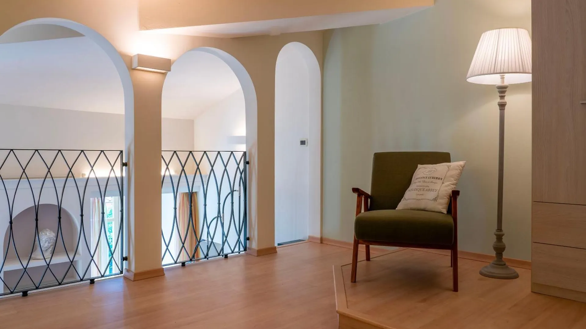 Demetra Apartment ソイアーノ・デル・ラーゴ