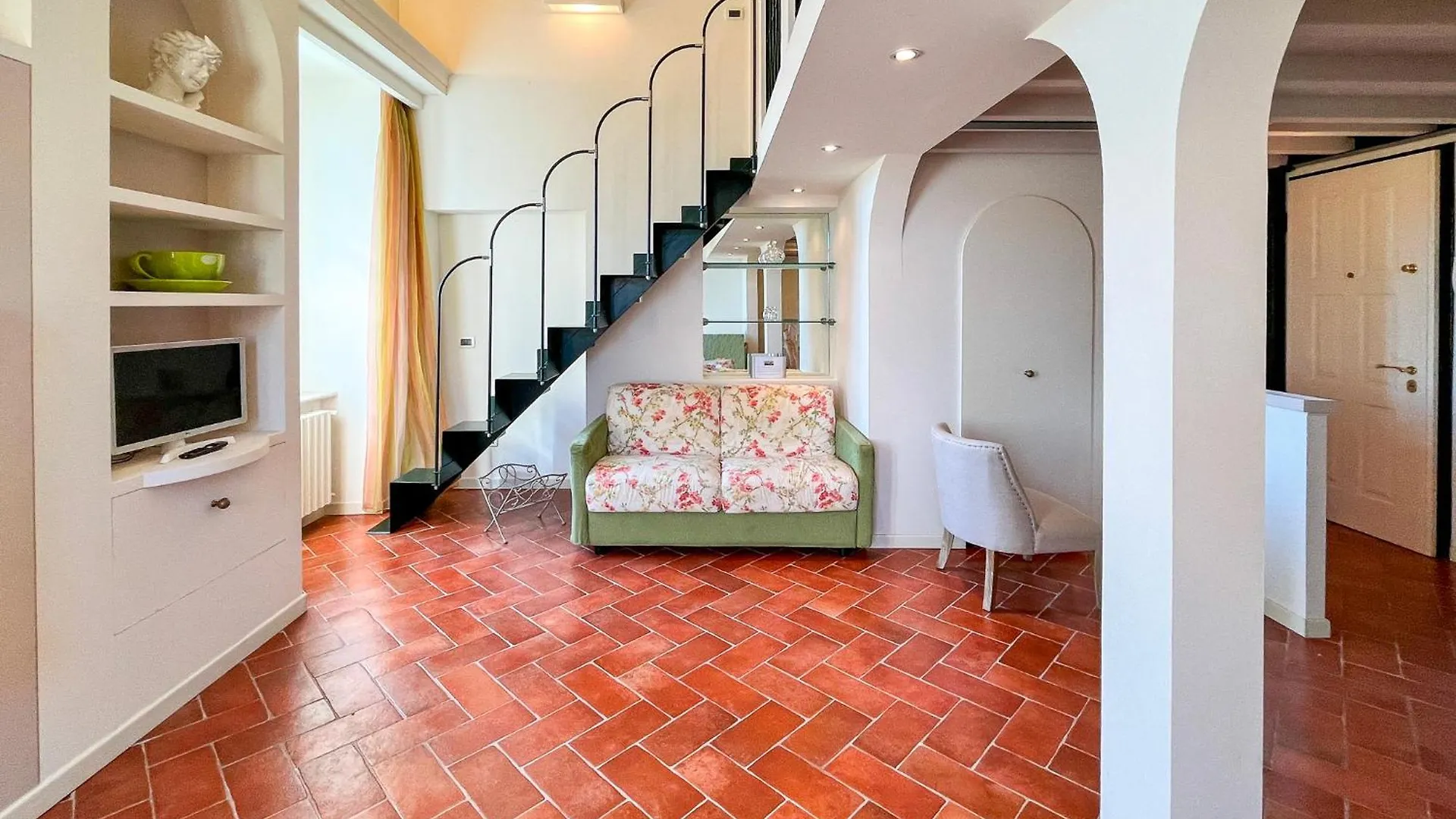 Demetra Apartment ソイアーノ・デル・ラーゴ イタリア