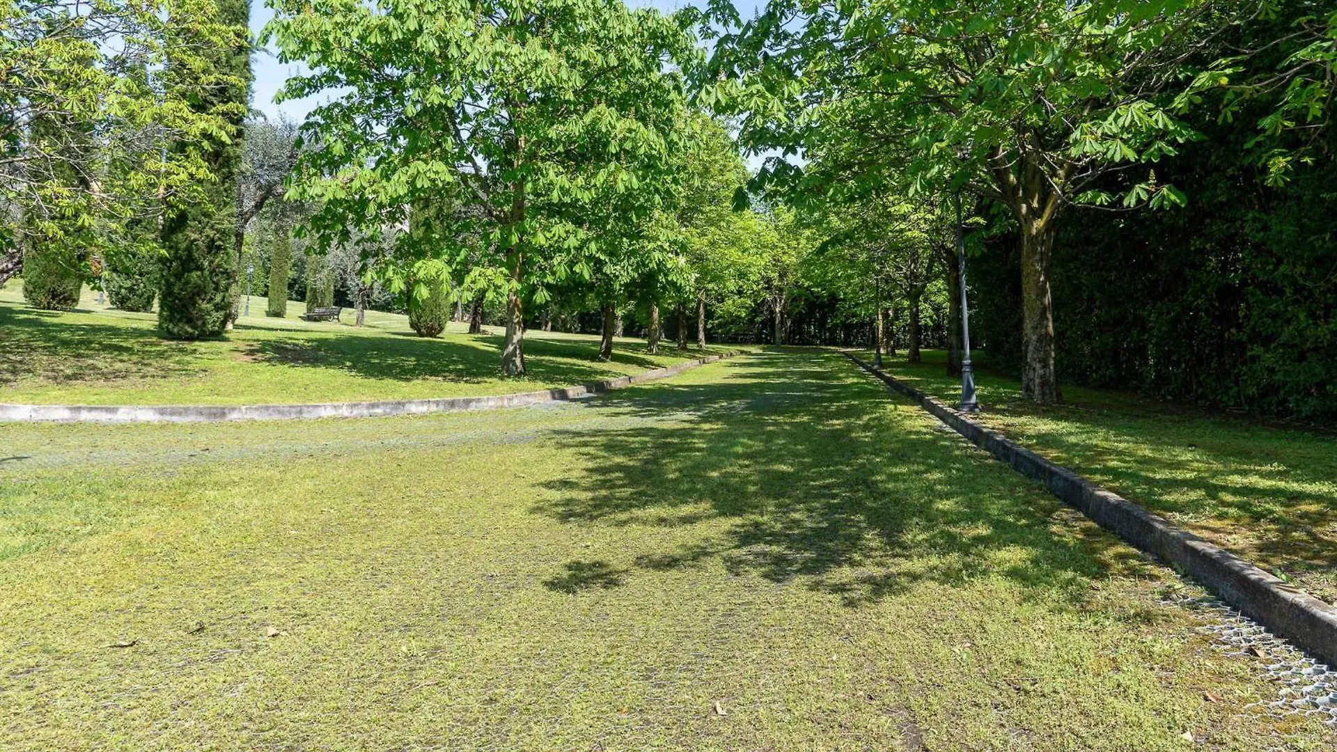Demetra Apartment Soiano Del Lago 0*,